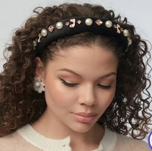 Lele Sadoughi BOW AND PEARL ALICE HEADBAND in JET Black Crystals / Pink